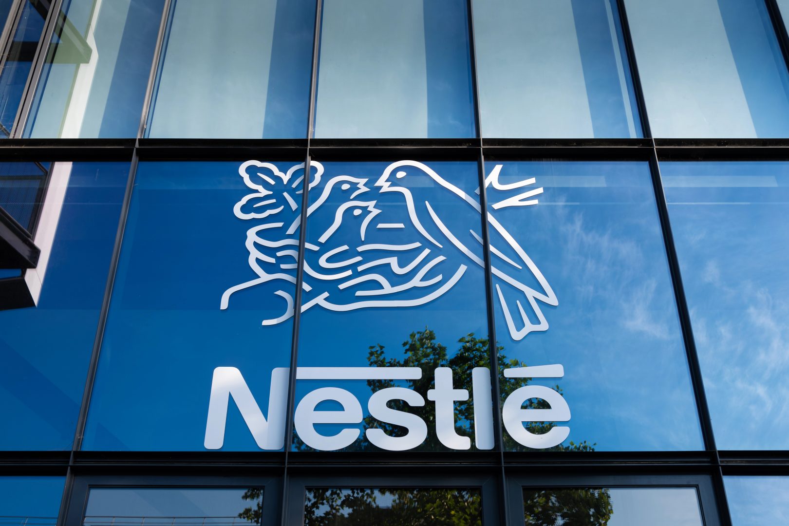 Le groupe Nestlé, dont le siège social est à Vevey (Suisse), souhaite atteindre une croissance organique de 4 % à moyen terme, contre 2 % aujourd’hui.